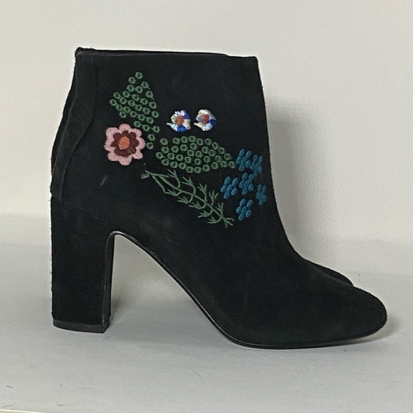 Nanette Lepore Beverly Black Suede Embroidered Short Boots Heels/Women's 7M/NWOT - Picture 2 of 9